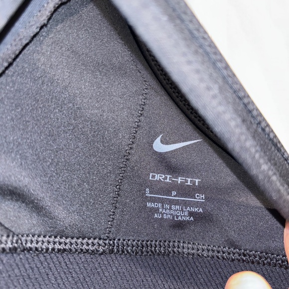 Nike Women's Cross Open Back Sports Bra - Picture 4 of 4